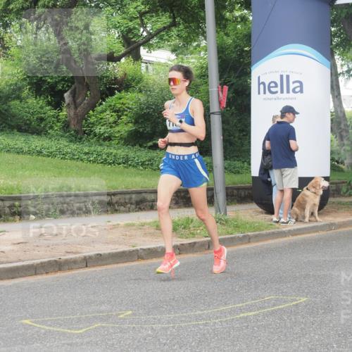 29.06.2025 - hella hamburg halbmarathon KatJ http://msf.ph/oto/8342853 29.06.2025 10:19:37 Zwischen KM18-KM19 3189, 5308, 7186 meine-sportfotos.de