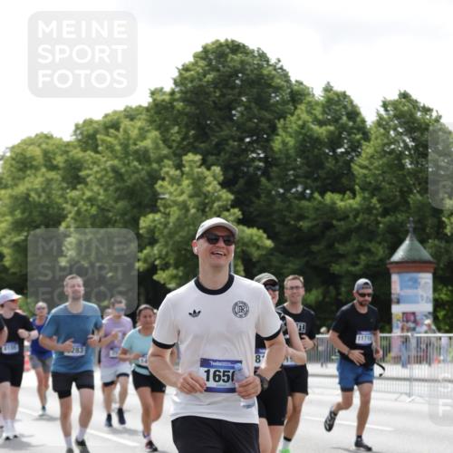 29.06.2025 - hella hamburg halbmarathon Jannik Wohlers http://msf.ph/oto/8342864 29.06.2025 10:42:25 Lombardsbrücke 1656, 1964, 2401, 2450, 2509, 2940, 2941, 3283, 3378, 3764, 4092, 4105, 4334, 4385, 5417, 6120, 6764, 7513, 8161, 9378, 10008, 10454, 10697, 11142, 11710, 12151, 12441, 13049, 13070, 13241, 13776, 14126, 14422, 14694, 15168, 15190, 15820, 16279, 16612, 16892, 17037 meine-sportfotos.de