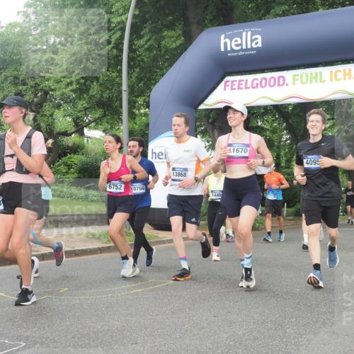29.06.2025 - hella hamburg halbmarathon KatJ http://msf.ph/oto/8342878 29.06.2025 10:48:57 Zwischen KM18-KM19 1674, 4095, 6674, 6752, 8045, 8478 meine-sportfotos.de