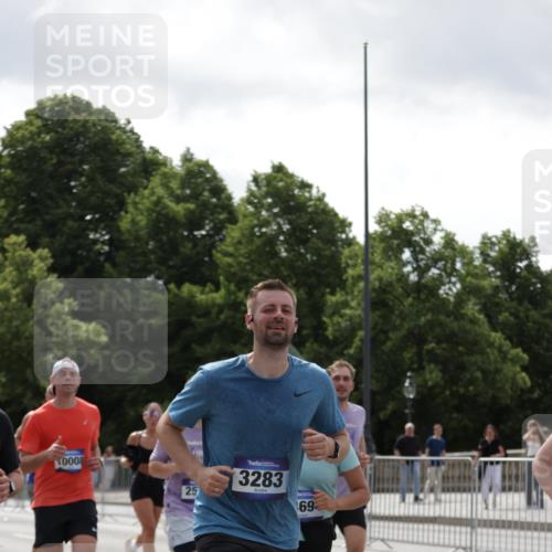 29.06.2025 - hella hamburg halbmarathon Jannik Wohlers http://msf.ph/oto/8342894 29.06.2025 10:42:28 Lombardsbrücke 1656, 1964, 2401, 2450, 2509, 2940, 2941, 3283, 3378, 3764, 4092, 4105, 4385, 5067, 6120, 8161, 8795, 8991, 9304, 9378, 10008, 10697, 11142, 11710, 12151, 12441, 13049, 13070, 13417, 14126, 14422, 14694, 15168, 15190, 15820, 16279, 16892, 17037, 17609 meine-sportfotos.de