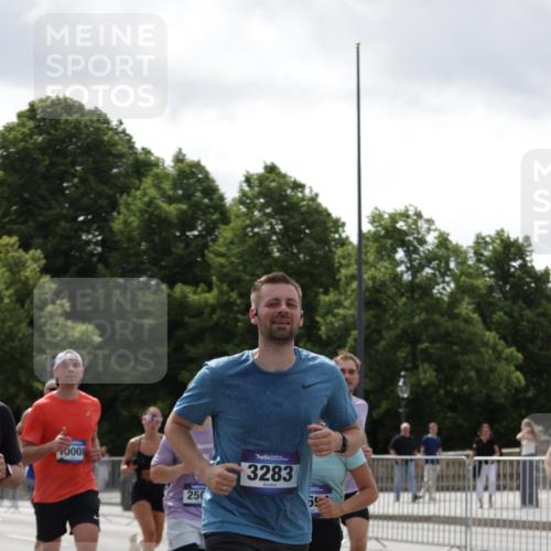29.06.2025 - hella hamburg halbmarathon Jannik Wohlers http://msf.ph/oto/8342929 29.06.2025 10:42:28 Lombardsbrücke 1656, 1964, 2401, 2450, 2509, 2940, 2941, 3283, 3378, 3764, 4092, 4105, 4385, 5067, 6120, 8161, 8795, 8991, 9304, 9378, 10008, 10697, 11142, 11710, 12151, 12441, 13049, 13070, 13417, 14126, 14422, 14694, 15168, 15190, 15820, 16279, 16892, 17037, 17609 meine-sportfotos.de