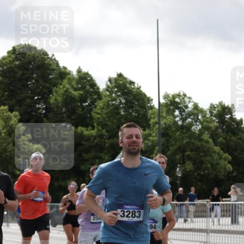 29.06.2025 - hella hamburg halbmarathon Jannik Wohlers http://msf.ph/oto/8342960 29.06.2025 10:42:28 Lombardsbrücke 1656, 1964, 2401, 2450, 2509, 2940, 2941, 3283, 3378, 3764, 4092, 4105, 4385, 5067, 6120, 8161, 8795, 8991, 9304, 9378, 10008, 10697, 11142, 11710, 12151, 12441, 13049, 13070, 13417, 14126, 14422, 14694, 15168, 15190, 15820, 16279, 16892, 17037, 17609 meine-sportfotos.de