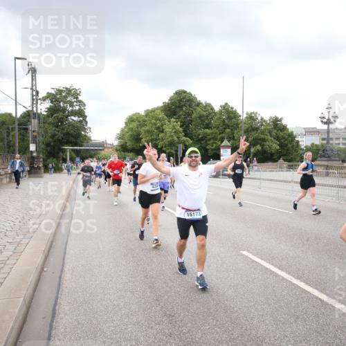 29.06.2025 - hella hamburg halbmarathon Jannik Wohlers http://msf.ph/oto/8342991 29.06.2025 10:55:48 Lombardsbrücke 1113, 1738, 1909, 2095, 3257, 3268, 4083, 4354, 4473, 4836, 5306, 5580, 5693, 5757, 5994, 6494, 6968, 7025, 7028, 7616, 8005, 8305, 8517, 9435, 9606, 9838, 9948, 9953, 10640, 10740, 10784, 10987, 11298, 11862, 11863, 12267, 12295, 12296, 12551, 13055, 13395, 13405, 13965, 14142, 14280, 14281, 15103, 15173, 15272, 15443, 15696, 15699, 16655, 16960, 17084, 17398, 17649, 17673, 18349, 18798, 19228 meine-sportfotos.de