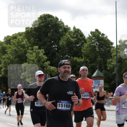29.06.2025 - hella hamburg halbmarathon Jannik Wohlers http://msf.ph/oto/8342994 29.06.2025 10:42:29 Lombardsbrücke 1656, 1964, 2401, 2450, 2509, 3283, 3378, 3764, 4092, 4105, 4385, 5067, 5967, 8161, 8795, 8991, 9304, 9378, 10008, 10180, 10697, 11142, 11710, 12151, 12441, 13049, 13070, 13417, 14126, 14422, 14694, 15168, 15190, 15820, 16279, 16892, 17037, 17609, 18540 meine-sportfotos.de