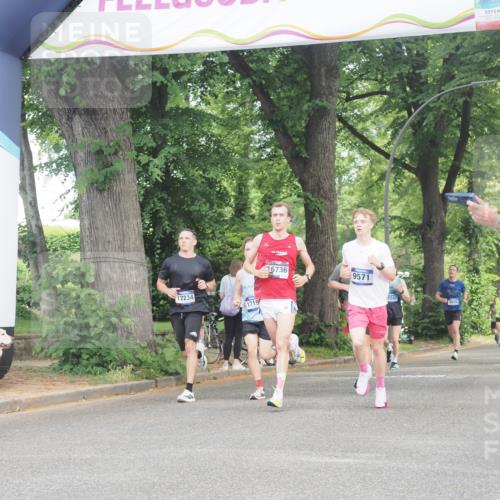 29.06.2025 - hella hamburg halbmarathon KatJ http://msf.ph/oto/8342996 29.06.2025 10:19:40 Zwischen KM18-KM19 7186 meine-sportfotos.de