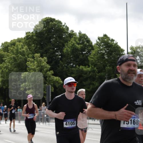 29.06.2025 - hella hamburg halbmarathon Jannik Wohlers http://msf.ph/oto/8343000 29.06.2025 10:42:29 Lombardsbrücke 1656, 1964, 2401, 2450, 2509, 3283, 3378, 3764, 4092, 4105, 4385, 5067, 5967, 8161, 8795, 8991, 9304, 9378, 10008, 10180, 10697, 11142, 11710, 12151, 12441, 13049, 13070, 13417, 14126, 14422, 14694, 15168, 15190, 15820, 16279, 16892, 17037, 17609, 18540 meine-sportfotos.de