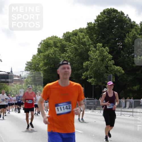 29.06.2025 - hella hamburg halbmarathon Jannik Wohlers http://msf.ph/oto/8343022 29.06.2025 10:42:30 Lombardsbrücke 1656, 1964, 2158, 2450, 2509, 3283, 3378, 3764, 4092, 4105, 4385, 5067, 5967, 8161, 8795, 8991, 9304, 9378, 10008, 10180, 10697, 11142, 11710, 12151, 12441, 13049, 13070, 13417, 14126, 14422, 14694, 15168, 15190, 15820, 16279, 16892, 17037, 17609, 18540 meine-sportfotos.de