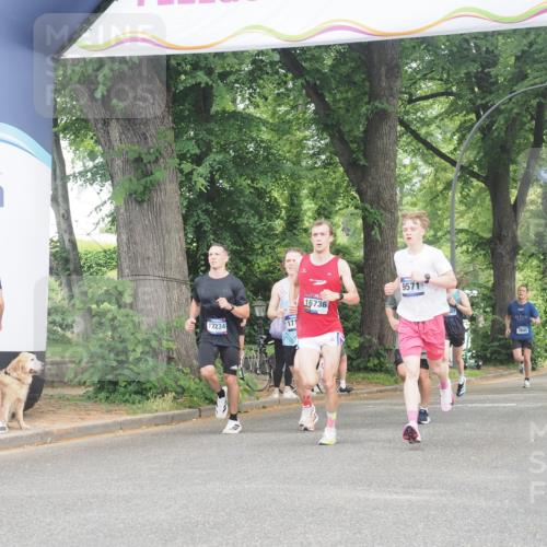29.06.2025 - hella hamburg halbmarathon KatJ http://msf.ph/oto/8343024 29.06.2025 10:19:40 Zwischen KM18-KM19 7186 meine-sportfotos.de