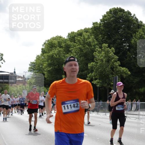29.06.2025 - hella hamburg halbmarathon Jannik Wohlers http://msf.ph/oto/8343050 29.06.2025 10:42:30 Lombardsbrücke 1656, 1964, 2158, 2450, 2509, 3283, 3378, 3764, 4092, 4105, 4385, 5067, 5967, 8161, 8795, 8991, 9304, 9378, 10008, 10180, 10697, 11142, 11710, 12151, 12441, 13049, 13070, 13417, 14126, 14422, 14694, 15168, 15190, 15820, 16279, 16892, 17037, 17609, 18540 meine-sportfotos.de