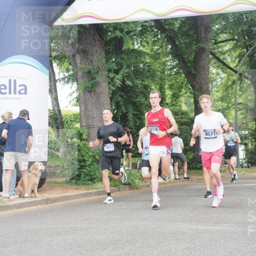 29.06.2025 - hella hamburg halbmarathon KatJ http://msf.ph/oto/8343074 29.06.2025 10:19:40 Zwischen KM18-KM19 7186 meine-sportfotos.de