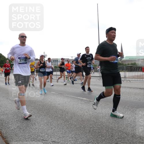29.06.2025 - hella hamburg halbmarathon Lena Gebhardt http://msf.ph/oto/8343105 29.06.2025 10:38:20 Lombardsbrücke 66, 1742, 3716, 14163, 7914, 1196, 1394, 1457, 1578, 1596, 1721, 1742, 1791, 1799, 1901, 1966, 1985, 2113, 2151, 2498, 2576, 2660, 2786, 3010, 3094, 3095, 3216, 3242, 3286, 3338, 3635, 3636, 3716, 3777, 3841, 3880, 4139, 4155, 4159, 4414, 4883, 4921, 5085, 5089, 5155, 5300, 5617, 5684, 5713, 5735, 6199, 6200, 6362, 6695, 6696, 6697, 6751, 6930, 7117, 7118, 7148, 7165, 7244, 7371, 7552, 7561, 7629, 7692, 7696, 7868, 7914, 11543 meine-sportfotos.de