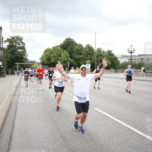 29.06.2025 - hella hamburg halbmarathon Jannik Wohlers http://msf.ph/oto/8343123 29.06.2025 10:55:48 Lombardsbrücke 1113, 1738, 1909, 2095, 3257, 3268, 4083, 4354, 4473, 4836, 5306, 5580, 5693, 5757, 5994, 6494, 6968, 7025, 7028, 7616, 8005, 8305, 8517, 9435, 9606, 9838, 9948, 9953, 10640, 10740, 10784, 10987, 11298, 11862, 11863, 12267, 12295, 12296, 12551, 13055, 13395, 13405, 13965, 14142, 14280, 14281, 15103, 15173, 15272, 15443, 15696, 15699, 16655, 16960, 17084, 17398, 17649, 17673, 18349, 18798, 19228 meine-sportfotos.de