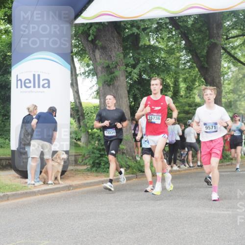 29.06.2025 - hella hamburg halbmarathon KatJ http://msf.ph/oto/8343147 29.06.2025 10:19:41 Zwischen KM18-KM19 7186 meine-sportfotos.de