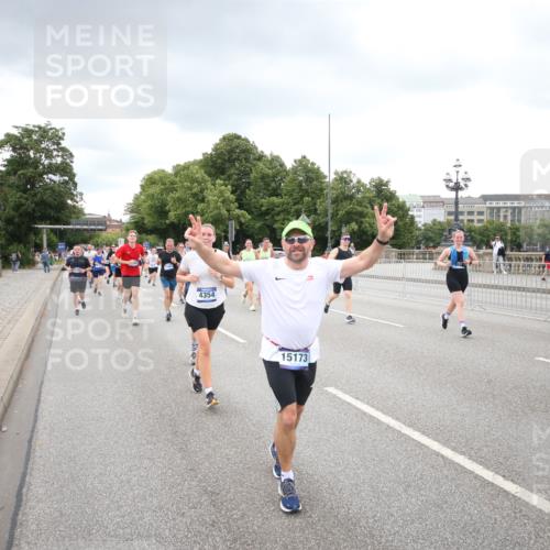 29.06.2025 - hella hamburg halbmarathon Jannik Wohlers http://msf.ph/oto/8343166 29.06.2025 10:55:48 Lombardsbrücke 1113, 1738, 1909, 2095, 3257, 3268, 4083, 4354, 4473, 4836, 5306, 5580, 5693, 5757, 5994, 6494, 6968, 7025, 7028, 7616, 8005, 8305, 8517, 9435, 9606, 9838, 9948, 9953, 10640, 10740, 10784, 10987, 11298, 11862, 11863, 12267, 12295, 12296, 12551, 13055, 13395, 13405, 13965, 14142, 14280, 14281, 15103, 15173, 15272, 15443, 15696, 15699, 16655, 16960, 17084, 17398, 17649, 17673, 18349, 18798, 19228 meine-sportfotos.de