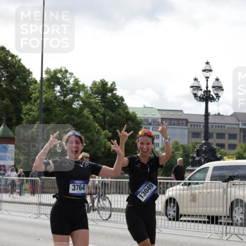 29.06.2025 - hella hamburg halbmarathon Jannik Wohlers http://msf.ph/oto/8343177 29.06.2025 10:42:36 Lombardsbrücke 1149, 1467, 1788, 1964, 2103, 2158, 2267, 2361, 2450, 2509, 2971, 3074, 3283, 3378, 3518, 3764, 4105, 4385, 5067, 5268, 5755, 5967, 7043, 8161, 8184, 8795, 8991, 9072, 9304, 9378, 9644, 10008, 10180, 10536, 11142, 11443, 11671, 11710, 12151, 12485, 13049, 13070, 13417, 13676, 14422, 14694, 15246, 16263, 16264, 16279, 16789, 17037, 17609, 17921, 18434, 18435, 18540, 18898, 19115 meine-sportfotos.de