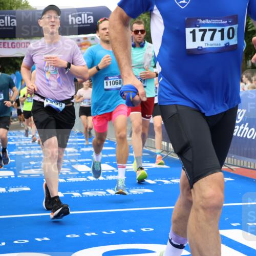 29.06.2025 - hella hamburg halbmarathon Strokosch-Dieckow http://msf.ph/oto/8343184 29.06.2025 10:53:29 Ziel 1030, 1061, 1098, 1499, 1502, 1727, 1783, 2070, 3399, 5866, 6198, 6628, 6629, 6762, 6942, 8651, 10549, 11068, 12909, 13912, 13997, 15113, 15497, 15856, 17710, 18450, 18612, 18666 meine-sportfotos.de