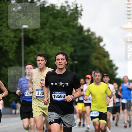 29.06.2025 - hella hamburg halbmarathon Dr. Thomas Lammeyer http://msf.ph/oto/8343251 29.06.2025 09:56:01 Kennedybrücke 1057, 1139, 1169, 1220, 1512, 1604, 3305, 3618, 4565, 4871, 4915, 5007, 5011, 5231, 5336, 6373, 6711, 7185, 7432, 7710, 7961, 8564, 8852, 9444, 10099, 10251, 10493, 10691, 10741, 11062 meine-sportfotos.de