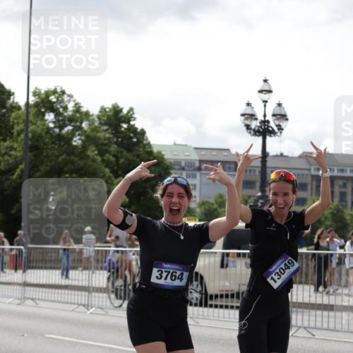 29.06.2025 - hella hamburg halbmarathon Jannik Wohlers http://msf.ph/oto/8343402 29.06.2025 10:42:37 Lombardsbrücke 1149, 1467, 1788, 2103, 2158, 2267, 2361, 2450, 2509, 2971, 3074, 3378, 3518, 3764, 4105, 4385, 5067, 5268, 5610, 5755, 5967, 7043, 7461, 8161, 8184, 8795, 8991, 9072, 9304, 9378, 9644, 10008, 10180, 10536, 11142, 11443, 11671, 11710, 12151, 12485, 13049, 13417, 13676, 14422, 14694, 15246, 16263, 16264, 16279, 16789, 16840, 17037, 17609, 17921, 18434, 18435, 18540, 18898, 19115 meine-sportfotos.de
