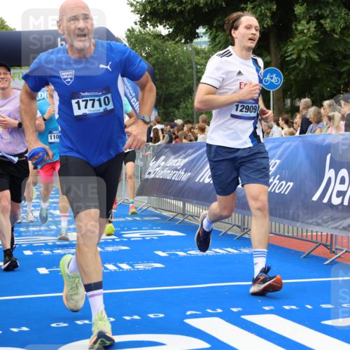29.06.2025 - hella hamburg halbmarathon Strokosch-Dieckow http://msf.ph/oto/8343410 29.06.2025 10:53:29 Ziel 1030, 1061, 1098, 1499, 1502, 1727, 1783, 2070, 3399, 5866, 6198, 6628, 6629, 6762, 6942, 8651, 10549, 11068, 12909, 13912, 13997, 15113, 15497, 15856, 17710, 18450, 18612, 18666 meine-sportfotos.de