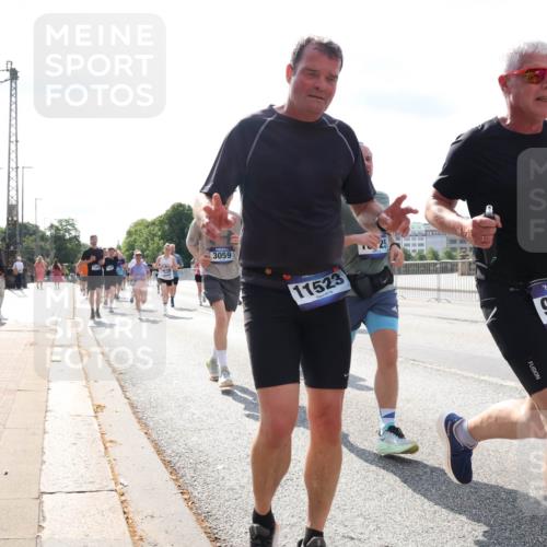 29.06.2025 - hella hamburg halbmarathon Lena Gebhardt http://msf.ph/oto/8343418 29.06.2025 10:00:47 Lombardsbrücke 3059, 11523, 9553, 1019, 1526, 1544, 1568, 1583, 1611, 1681, 1726, 2027, 2086, 2236, 2346, 2426, 2474, 2606, 2652, 2982, 3042, 3059, 3141, 3319, 3400, 3625, 3740, 3794, 3861, 3983, 4238, 4419, 4579, 4594, 4616, 4708, 4767, 4813, 4940, 4945, 5033, 5418, 5643, 5870, 6084, 6138, 6147, 6220, 6260, 6443, 6470, 6531, 6714, 6757, 7658, 7757, 7759, 7761, 8255, 8326, 8478, 8632, 8923, 9124, 9553, 9555, 9577, 10074, 10188, 10271, 10599 meine-sportfotos.de