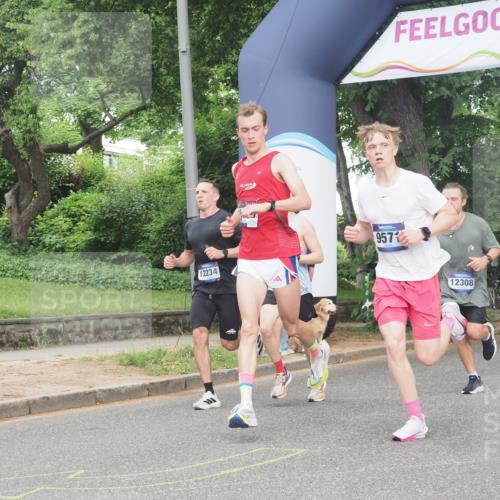 29.06.2025 - hella hamburg halbmarathon KatJ http://msf.ph/oto/8343471 29.06.2025 10:19:42 Zwischen KM18-KM19 7186 meine-sportfotos.de