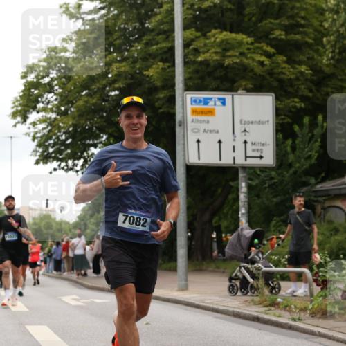 29.06.2025 - hella hamburg halbmarathon Yannick Fuchs http://msf.ph/oto/8343491 29.06.2025 10:52:18 20KM 1319, 1595, 1833, 2159, 2250, 2488, 2619, 2656, 2840, 2996, 3251, 3859, 4319, 4502, 4550, 4708, 4767, 5277, 5341, 5675, 5926, 6138, 6147, 6592, 7082, 7189, 7659, 7856, 8089, 8322, 8585, 9230, 9316, 10020, 10268, 10319, 10518, 10703, 10788, 11394, 11605, 11808, 11846, 12378, 12495, 12585, 12734, 12735, 12879, 13287, 13512, 13654, 13694, 13816, 13880, 14266, 14673, 15197, 15434, 15527, 16189, 16531, 17531, 17827, 18180, 18492, 18727, 18985 meine-sportfotos.de