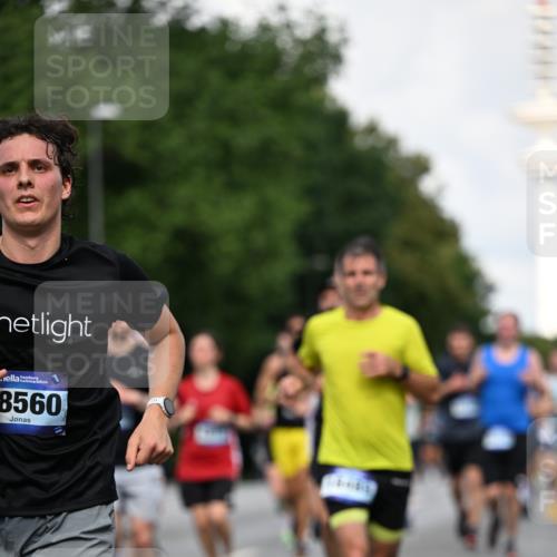29.06.2025 - hella hamburg halbmarathon Dr. Thomas Lammeyer http://msf.ph/oto/8343557 29.06.2025 09:56:03 Kennedybrücke 1057, 1139, 1169, 1220, 1512, 1604, 3305, 4080, 4565, 4871, 4915, 5007, 5011, 5336, 6373, 6711, 7185, 7432, 7710, 7865, 7961, 8564, 8852, 9444, 10099, 10251, 10493, 10691, 10741 meine-sportfotos.de