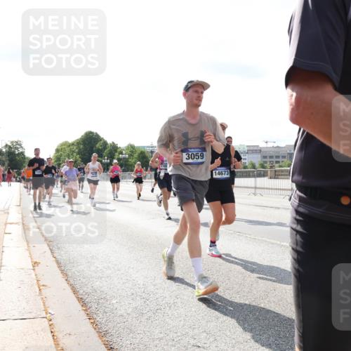 29.06.2025 - hella hamburg halbmarathon Lena Gebhardt http://msf.ph/oto/8343593 29.06.2025 10:00:48 Lombardsbrücke 1785, 3059, 14673, 11523, 1019, 1526, 1544, 1568, 1583, 1611, 1681, 1726, 2027, 2086, 2236, 2346, 2426, 2474, 2606, 2652, 2982, 3042, 3059, 3141, 3319, 3400, 3625, 3740, 3794, 3983, 4238, 4419, 4579, 4594, 4616, 4708, 4767, 4813, 4940, 4945, 5033, 5418, 5643, 5870, 6138, 6147, 6220, 6443, 6470, 6487, 6531, 6714, 6757, 7658, 7757, 7759, 7761, 8255, 8326, 8478, 8632, 8923, 9124, 9553, 9555, 9577, 10074, 10188, 10271, 10599 meine-sportfotos.de