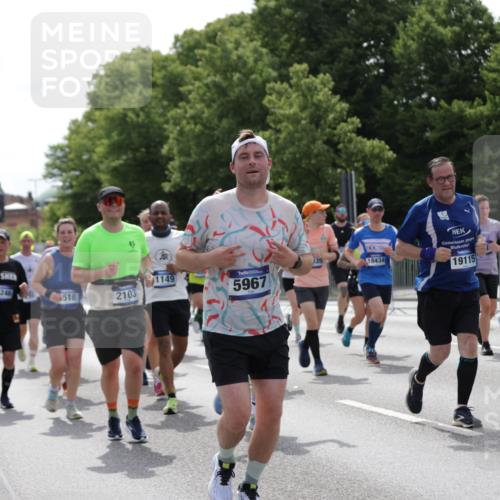 29.06.2025 - hella hamburg halbmarathon Jannik Wohlers http://msf.ph/oto/8343608 29.06.2025 10:42:41 Lombardsbrücke 1149, 1467, 1788, 2103, 2158, 2267, 2361, 2450, 2971, 3074, 3518, 3638, 3764, 4177, 4302, 4680, 5067, 5268, 5610, 5755, 5967, 7043, 7461, 8184, 8435, 8795, 8991, 9072, 9304, 9378, 9644, 10180, 10536, 11443, 11671, 12485, 12603, 13049, 13417, 13526, 13676, 13852, 14422, 15246, 15509, 16263, 16264, 16279, 16789, 16840, 17037, 17609, 17921, 18434, 18435, 18540, 18898, 19115 meine-sportfotos.de