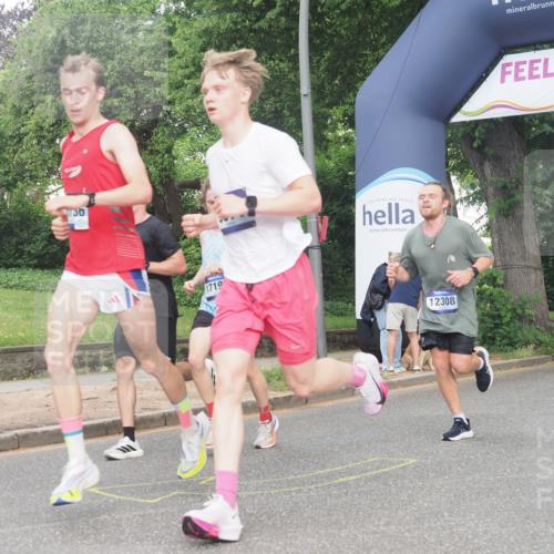 29.06.2025 - hella hamburg halbmarathon KatJ http://msf.ph/oto/8343611 29.06.2025 10:19:42 Zwischen KM18-KM19 7186 meine-sportfotos.de