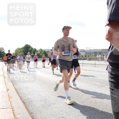 29.06.2025 - hella hamburg halbmarathon Lena Gebhardt http://msf.ph/oto/8343645 29.06.2025 10:00:48 Lombardsbrücke 17852, 3059, 14673, 1019, 1526, 1544, 1568, 1583, 1611, 1681, 1726, 2027, 2086, 2236, 2346, 2426, 2474, 2606, 2652, 2982, 3042, 3059, 3141, 3319, 3400, 3625, 3740, 3794, 3983, 4238, 4419, 4579, 4594, 4616, 4708, 4767, 4813, 4940, 4945, 5033, 5418, 5643, 5870, 6138, 6147, 6220, 6443, 6470, 6487, 6531, 6714, 6757, 7658, 7757, 7759, 7761, 8255, 8326, 8478, 8632, 8923, 9124, 9553, 9555, 9577, 10074, 10188, 10271, 10599 meine-sportfotos.de