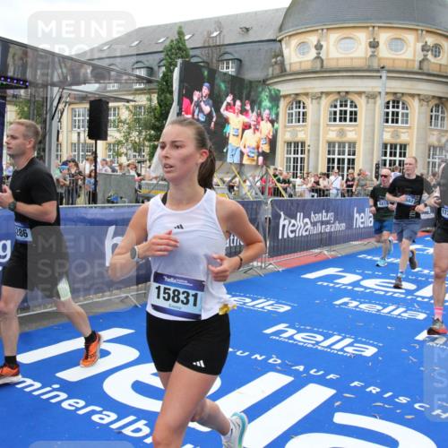 29.06.2025 - hella hamburg halbmarathon Michael Strokosch http://msf.ph/oto/8343723 29.06.2025 10:51:50 Ziel 2396, 6286, 7224, 8710, 8819, 9793, 9959, 12224, 15427, 15727, 15831, 15899, 16907, 17682, 19053, 19137 meine-sportfotos.de