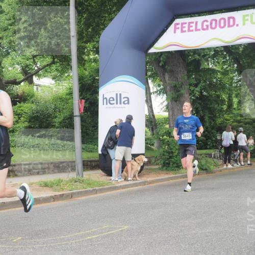 29.06.2025 - hella hamburg halbmarathon KatJ http://msf.ph/oto/8343741 29.06.2025 10:19:45 Zwischen KM18-KM19 3845, 7186 meine-sportfotos.de