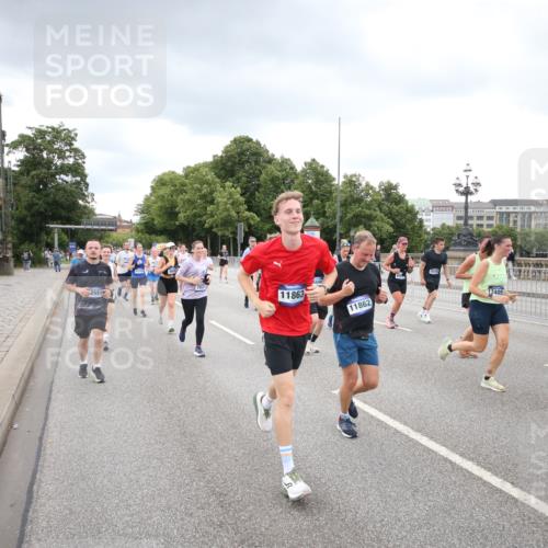 29.06.2025 - hella hamburg halbmarathon Jannik Wohlers http://msf.ph/oto/8343743 29.06.2025 10:55:51 Lombardsbrücke 1113, 1738, 1909, 2095, 2915, 3257, 4083, 4354, 4836, 5580, 5693, 5757, 6690, 6968, 7025, 7028, 8005, 8305, 8517, 8766, 9383, 9435, 9606, 9948, 9953, 10740, 10784, 10987, 11298, 11628, 11862, 11863, 12295, 12296, 12551, 13395, 13405, 13965, 14142, 14280, 14281, 15103, 15173, 15272, 15443, 15696, 15699, 16655, 17084, 17398, 17649, 17673, 18349, 18798, 19228 meine-sportfotos.de