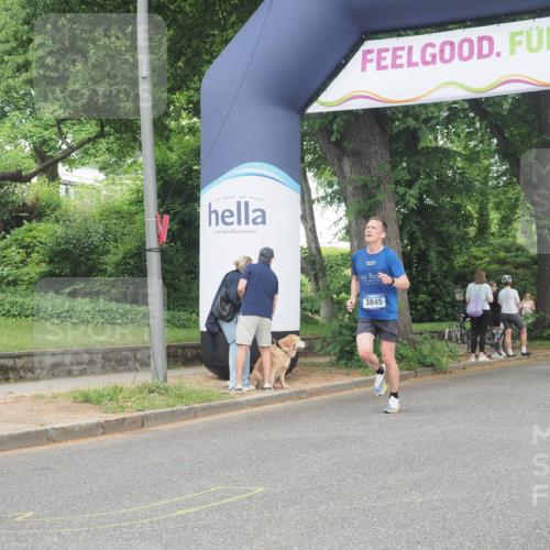 29.06.2025 - hella hamburg halbmarathon KatJ http://msf.ph/oto/8343787 29.06.2025 10:19:45 Zwischen KM18-KM19 3845, 7186 meine-sportfotos.de