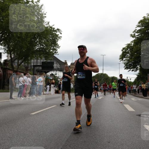 29.06.2025 - hella hamburg halbmarathon Yannick Fuchs http://msf.ph/oto/8343826 29.06.2025 10:52:19 20KM 1319, 1595, 1833, 2159, 2250, 2619, 2656, 2840, 2996, 3251, 4319, 4502, 4550, 4708, 4767, 5277, 5341, 5675, 6138, 6147, 6592, 7082, 7189, 7659, 7856, 8089, 8322, 8585, 9230, 10020, 10268, 10319, 10518, 10703, 11394, 11605, 11808, 11846, 12378, 12495, 12585, 12734, 12735, 12879, 13287, 13512, 13654, 13694, 13816, 13880, 14266, 14673, 15197, 15434, 15527, 16189, 17531, 17814, 17827, 18180, 18492, 18727, 18985 meine-sportfotos.de