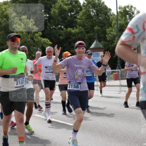29.06.2025 - hella hamburg halbmarathon Jannik Wohlers http://msf.ph/oto/8343862 29.06.2025 10:42:43 Lombardsbrücke 1149, 1467, 1788, 2103, 2158, 2267, 2361, 2450, 2971, 3074, 3518, 3638, 3764, 4177, 4302, 4680, 5067, 5268, 5610, 5755, 5967, 7043, 7461, 7872, 8184, 8435, 8795, 8991, 9072, 9304, 9378, 9644, 9976, 10180, 10536, 11443, 11649, 11671, 12485, 12603, 13049, 13417, 13526, 13676, 13786, 13852, 15246, 15509, 15717, 16055, 16263, 16264, 16279, 16789, 16840, 17037, 17609, 17921, 18434, 18435, 18540, 18898, 19115 meine-sportfotos.de