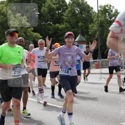 29.06.2025 - hella hamburg halbmarathon Jannik Wohlers http://msf.ph/oto/8343908 29.06.2025 10:42:43 Lombardsbrücke 1149, 1467, 1788, 2103, 2158, 2267, 2361, 2450, 2971, 3074, 3518, 3638, 3764, 4177, 4302, 4680, 5067, 5268, 5610, 5755, 5967, 7043, 7461, 7872, 8184, 8435, 8795, 8991, 9072, 9304, 9378, 9644, 9976, 10180, 10536, 11443, 11649, 11671, 12485, 12603, 13049, 13417, 13526, 13676, 13786, 13852, 15246, 15509, 15717, 16055, 16263, 16264, 16279, 16789, 16840, 17037, 17609, 17921, 18434, 18435, 18540, 18898, 19115 meine-sportfotos.de