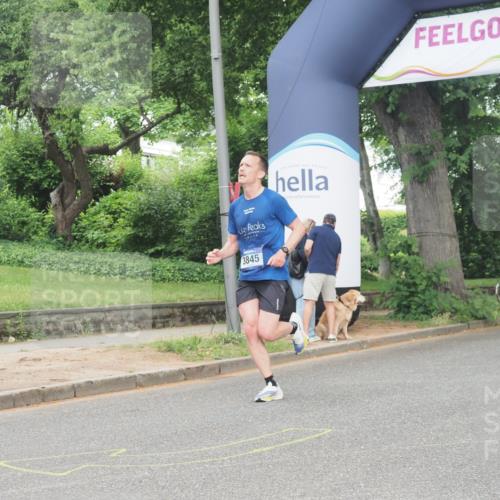 29.06.2025 - hella hamburg halbmarathon KatJ http://msf.ph/oto/8343916 29.06.2025 10:19:46 Zwischen KM18-KM19 3845 meine-sportfotos.de