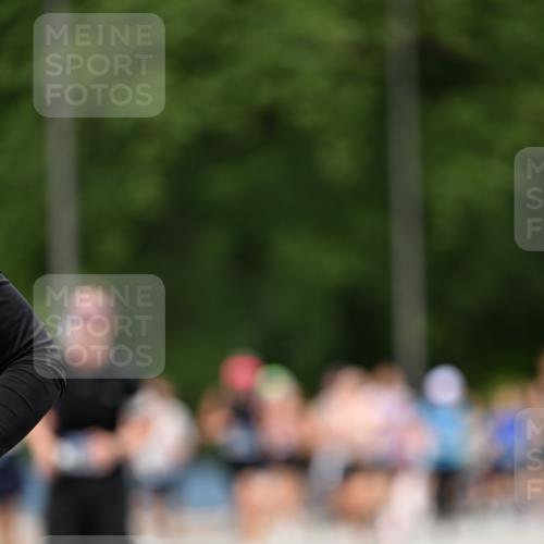 29.06.2025 - hella hamburg halbmarathon Dr. Thomas Lammeyer http://msf.ph/oto/8343949 29.06.2025 10:40:28 Kennedybrücke 1036, 1102, 1183, 1224, 1284, 1717, 2352, 2588, 3243, 3741, 3990, 4902, 4937, 5012, 5240, 5246, 5531, 5747, 5919, 6021, 6381, 6845, 6896, 7111, 7927, 8356, 8530, 9229, 9295, 9694, 9701, 10119, 10336, 10341, 10567, 11010 meine-sportfotos.de