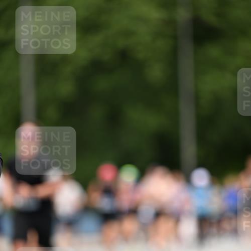 29.06.2025 - hella hamburg halbmarathon Dr. Thomas Lammeyer http://msf.ph/oto/8343985 29.06.2025 10:40:28 Kennedybrücke 1036, 1102, 1183, 1224, 1284, 1717, 2352, 2588, 3243, 3741, 3990, 4902, 4937, 5012, 5240, 5246, 5531, 5747, 5919, 6021, 6381, 6845, 6896, 7111, 7927, 8356, 8530, 9229, 9295, 9694, 9701, 10119, 10336, 10341, 10567, 11010 meine-sportfotos.de