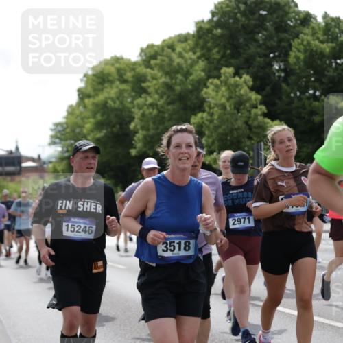29.06.2025 - hella hamburg halbmarathon Jannik Wohlers http://msf.ph/oto/8343988 29.06.2025 10:42:44 Lombardsbrücke 1149, 1467, 1788, 1816, 2103, 2158, 2267, 2361, 2450, 2971, 3074, 3518, 3638, 3764, 4056, 4177, 4302, 4680, 5067, 5268, 5610, 5755, 5967, 7043, 7461, 7872, 8184, 8435, 8795, 8991, 9072, 9304, 9644, 9976, 10180, 10536, 11093, 11443, 11649, 11671, 12485, 12603, 13049, 13417, 13526, 13676, 13684, 13685, 13786, 13852, 15246, 15509, 15717, 16055, 16263, 16264, 16789, 16840, 17609, 17921, 18434, 18435, 18540, 18898, 19115 meine-sportfotos.de