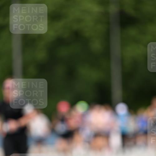 29.06.2025 - hella hamburg halbmarathon Dr. Thomas Lammeyer http://msf.ph/oto/8344012 29.06.2025 10:40:28 Kennedybrücke 1036, 1102, 1183, 1224, 1284, 1717, 2352, 2588, 3243, 3741, 3990, 4902, 4937, 5012, 5240, 5246, 5531, 5747, 5919, 6021, 6381, 6845, 6896, 7111, 7927, 8356, 8530, 9229, 9295, 9694, 9701, 10119, 10336, 10341, 10567, 11010 meine-sportfotos.de