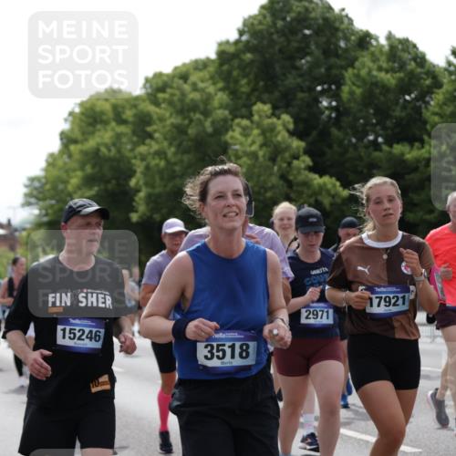 29.06.2025 - hella hamburg halbmarathon Jannik Wohlers http://msf.ph/oto/8344162 29.06.2025 10:42:44 Lombardsbrücke 1149, 1467, 1788, 1816, 2103, 2158, 2267, 2361, 2450, 2971, 3074, 3518, 3638, 3764, 4056, 4177, 4302, 4680, 5067, 5268, 5610, 5755, 5967, 7043, 7461, 7872, 8184, 8435, 8795, 8991, 9072, 9304, 9644, 9976, 10180, 10536, 11093, 11443, 11649, 11671, 12485, 12603, 13049, 13417, 13526, 13676, 13684, 13685, 13786, 13852, 15246, 15509, 15717, 16055, 16263, 16264, 16789, 16840, 17609, 17921, 18434, 18435, 18540, 18898, 19115 meine-sportfotos.de