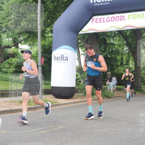 29.06.2025 - hella hamburg halbmarathon KatJ http://msf.ph/oto/8344165 29.06.2025 10:49:16 Zwischen KM18-KM19 1377, 1432, 5763, 7250, 8624 meine-sportfotos.de
