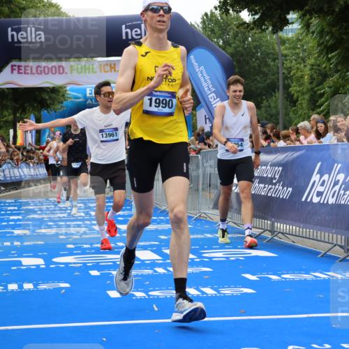 29.06.2025 - hella hamburg halbmarathon Strokosch-Dieckow http://msf.ph/oto/8344172 29.06.2025 10:32:40 Ziel 1707, 1990, 7965, 8062, 11877, 12987, 13961, 14028, 14293, 14908, 15054, 16619, 17117, 17151 meine-sportfotos.de