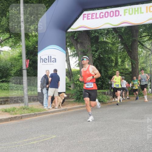 29.06.2025 - hella hamburg halbmarathon KatJ http://msf.ph/oto/8344179 29.06.2025 10:19:48 Zwischen KM18-KM19 3845 meine-sportfotos.de