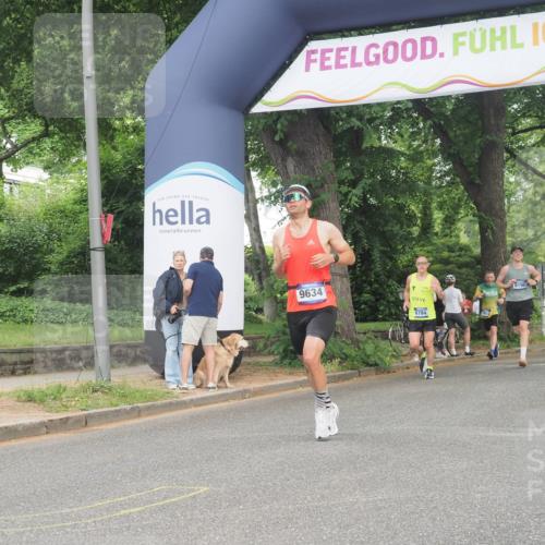 29.06.2025 - hella hamburg halbmarathon KatJ http://msf.ph/oto/8344216 29.06.2025 10:19:48 Zwischen KM18-KM19 3845 meine-sportfotos.de