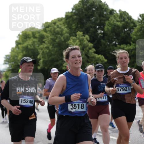 29.06.2025 - hella hamburg halbmarathon Jannik Wohlers http://msf.ph/oto/8344236 29.06.2025 10:42:44 Lombardsbrücke 1149, 1467, 1788, 1816, 2103, 2158, 2267, 2361, 2450, 2971, 3074, 3518, 3638, 3764, 4056, 4177, 4302, 4680, 5067, 5268, 5610, 5755, 5967, 7043, 7461, 7872, 8184, 8435, 8795, 8991, 9072, 9304, 9644, 9976, 10180, 10536, 11093, 11443, 11649, 11671, 12485, 12603, 13049, 13417, 13526, 13676, 13684, 13685, 13786, 13852, 15246, 15509, 15717, 16055, 16263, 16264, 16789, 16840, 17609, 17921, 18434, 18435, 18540, 18898, 19115 meine-sportfotos.de