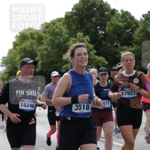 29.06.2025 - hella hamburg halbmarathon Jannik Wohlers http://msf.ph/oto/8344244 29.06.2025 10:42:44 Lombardsbrücke 1149, 1467, 1788, 1816, 2103, 2158, 2267, 2361, 2450, 2971, 3074, 3518, 3638, 3764, 4056, 4177, 4302, 4680, 5067, 5268, 5610, 5755, 5967, 7043, 7461, 7872, 8184, 8435, 8795, 8991, 9072, 9304, 9644, 9976, 10180, 10536, 11093, 11443, 11649, 11671, 12485, 12603, 13049, 13417, 13526, 13676, 13684, 13685, 13786, 13852, 15246, 15509, 15717, 16055, 16263, 16264, 16789, 16840, 17609, 17921, 18434, 18435, 18540, 18898, 19115 meine-sportfotos.de